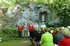 Maiandacht mit Krönung der Fatima-Madonna in Naumburg (Foto: Karl-Franz Thiede)